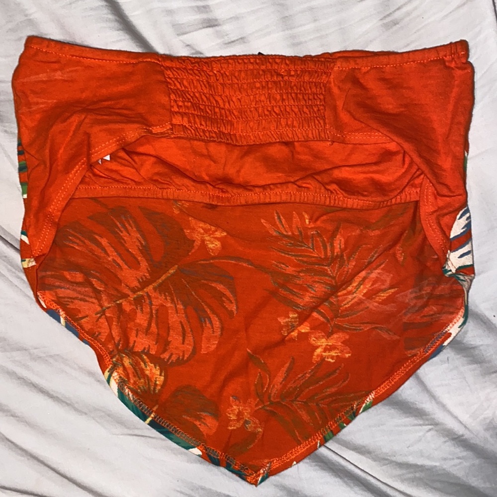 Patterned Crop top - Picture 3 of 3